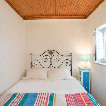 Atalaia 3rd Floor * Lisboa